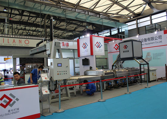 China Laadmachine van het hoge snelheids de Zonneglas Met de Behandeling van Wapen, Wasmachinelijn leverancier